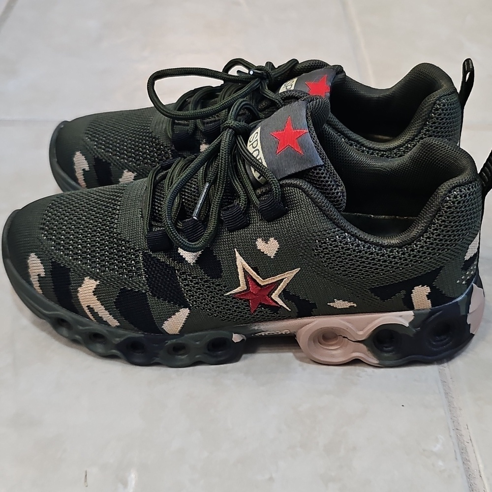 NEW Women's Camouflage Lace Up Mesh Upper Outdoor Sneakers Army Green 6.5 - Picture 3 of 12